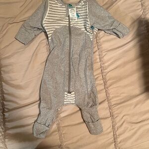 Love to Dream Medium Swaddle Up Transition Suit